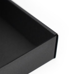 Melna zema dāvanu kaste ar PVC logu | 300x180x40 mm | Superbox