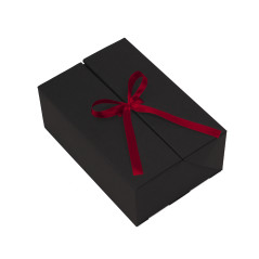 A5 format black double door box with burgundy ribbon, 220x150x85 mm