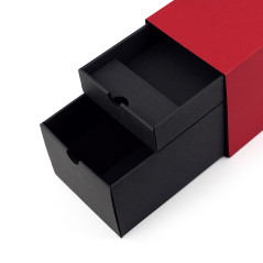 Sarkana, iegarena dāvanu kaste pudelei ar divām atvilktnēm, 320x108x90 mm