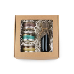 Brūna kvadrātveida dāvanu kastīte ar logu | 220x220x90 mm | Superbox