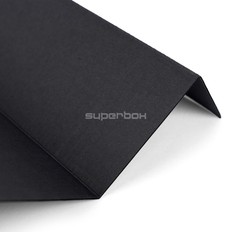 Melns V stila ieliktnis pudeles iepakojumam