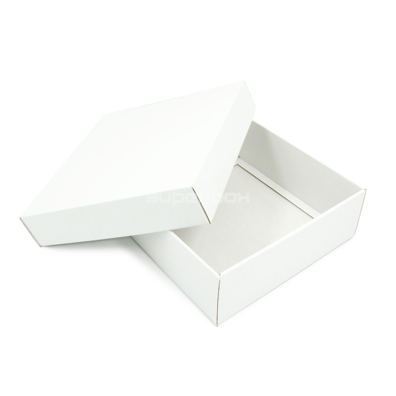 White Square Medium Size Gift Box of Height 8 cm with a Lid